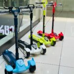 დაკეცვადი საბავშვო სკუტერი / საბავშვო სკუტერები  / სკუტერი LED განათებით და მუსიკის ჩასართავი ფუნქციით / საბავშვო სკუტერი დასაკეცი /  ბავშვთა სკუტერი / სამბორბლიანი სკუტერი  (სამაკატი, გორიალა, თვითგორია) - Image 3